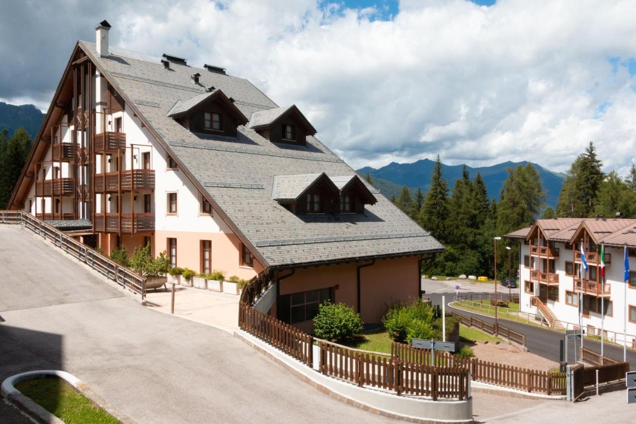Nevesole Folgarida Resort Aparthotel Exterior photo