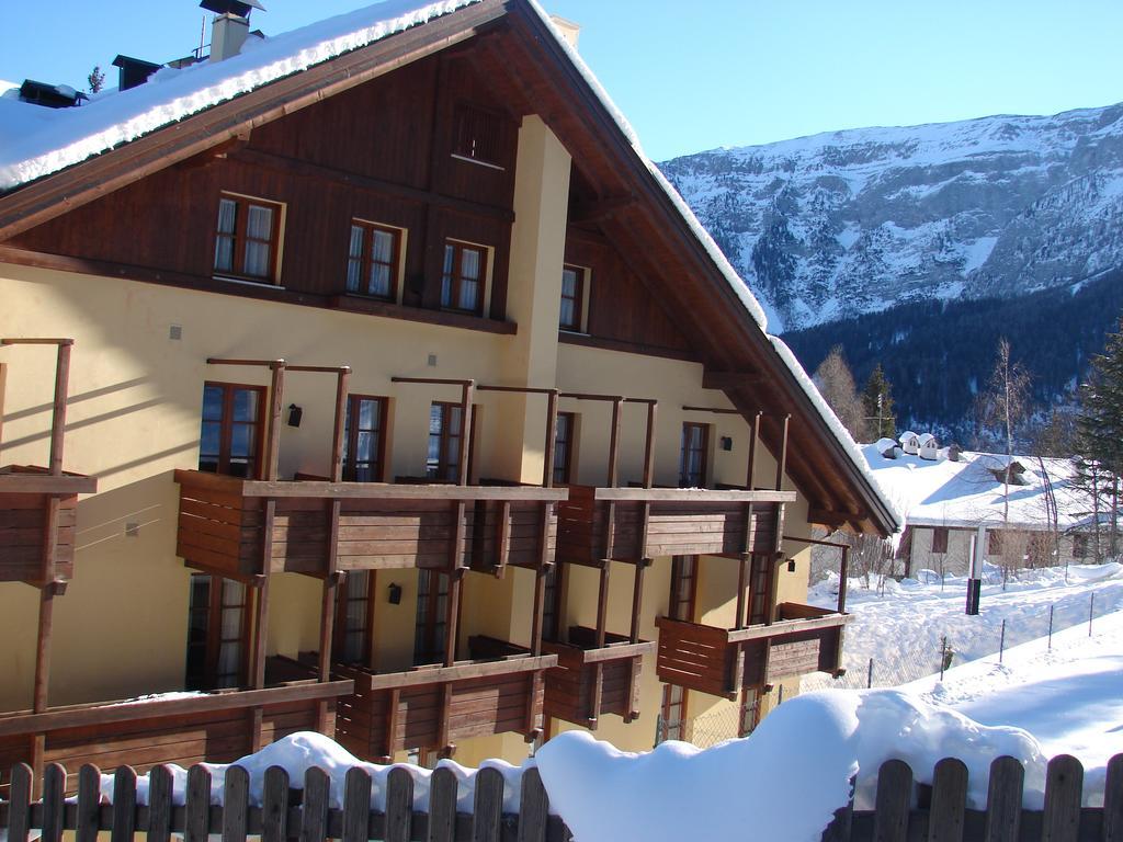 Nevesole Folgarida Resort Aparthotel Exterior photo